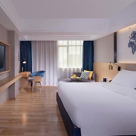 Kyriad Marvelous Hotel Dongguan Changan Light Rail Station מראה חיצוני תמונה